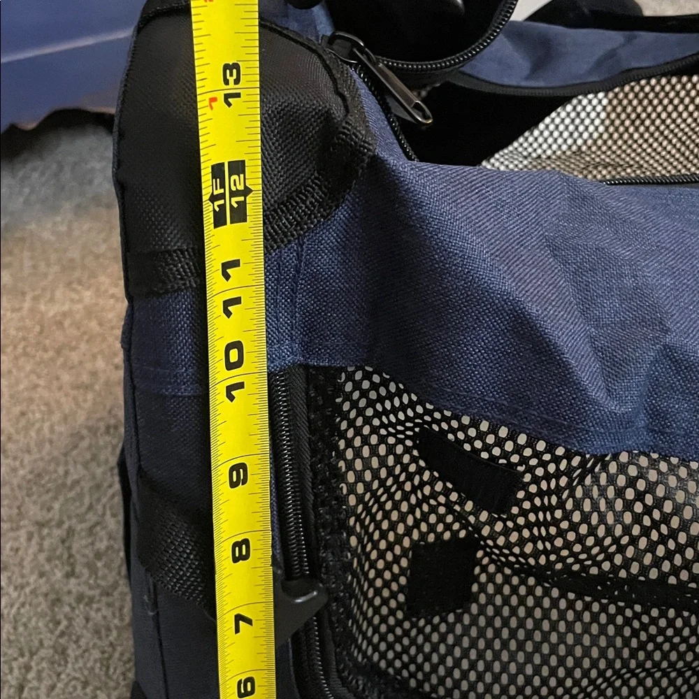 Veehoo Blue and Black Pet Travel Carrier